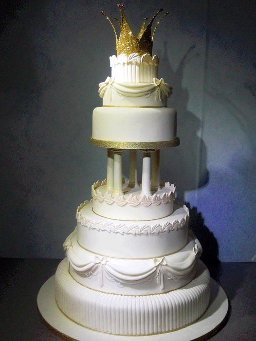 aurora wedding cake