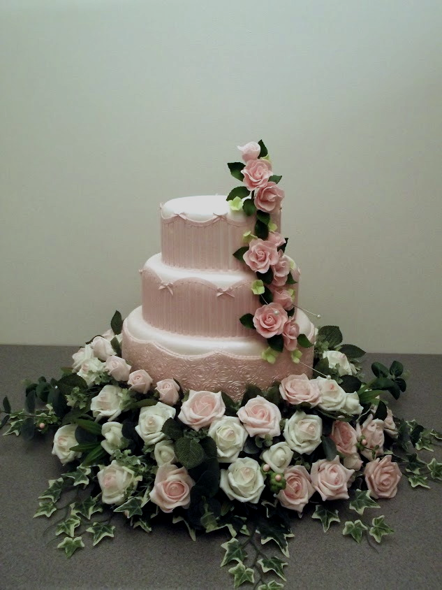 belle wedding cake