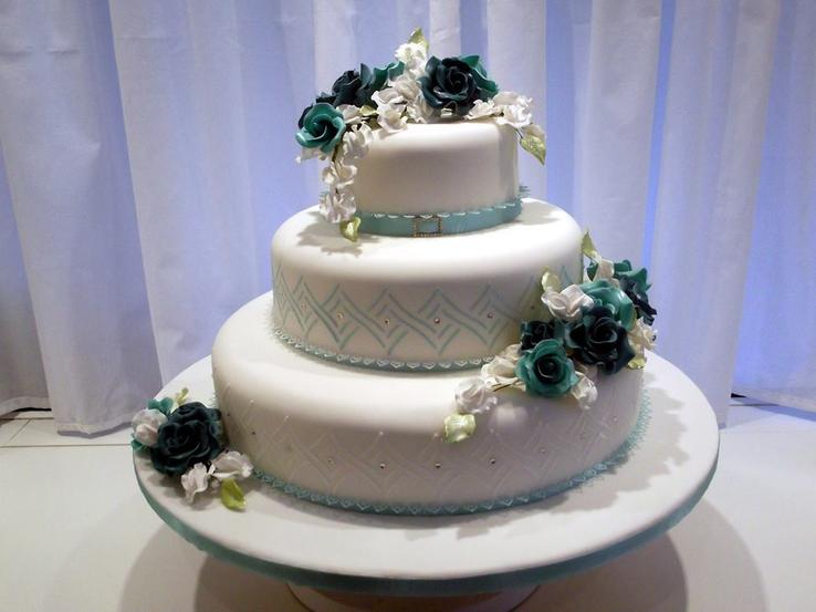symphony in blue wedding cake